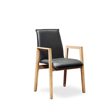 Cadeira Hartmann Nila com braços revestidos em couro | kasa-store