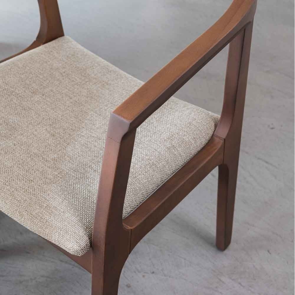 Korkealuokkainen kaareva puinen tuoli | kasa-store