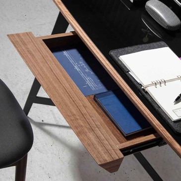 Angel Cerdà Schreibtisch mit schwarzem Glas für das Heimbüro | kasa-store