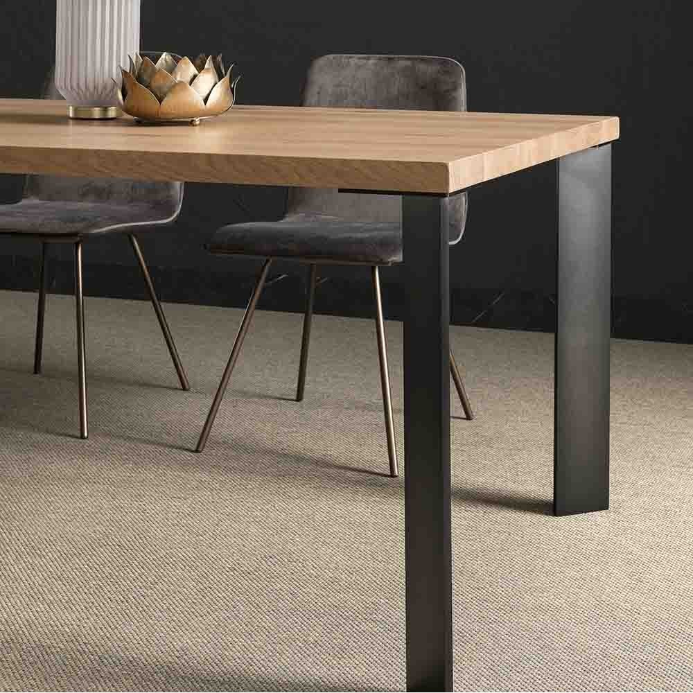 Tavolo di design con gambe e top in legno di cerro