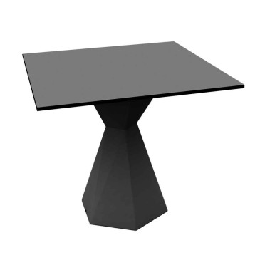 Vondom Vertex firkantet bord laget av polyetylen designet av Karim Rashid