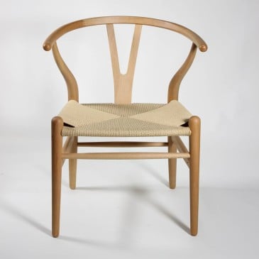 Réédition du fauteuil Wishbone de Hans J Wegner en bois de bouleau