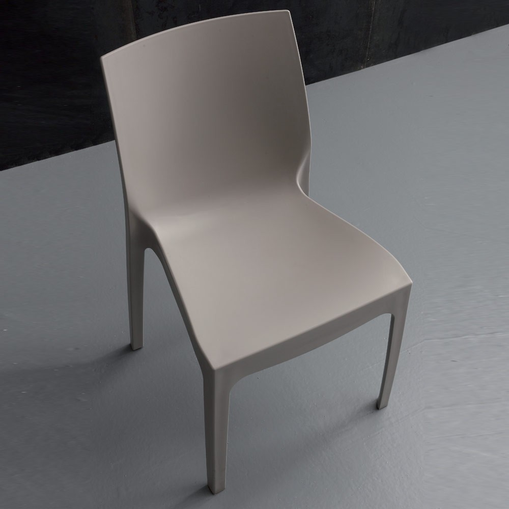 Set of outdoor chairs in polypropylene