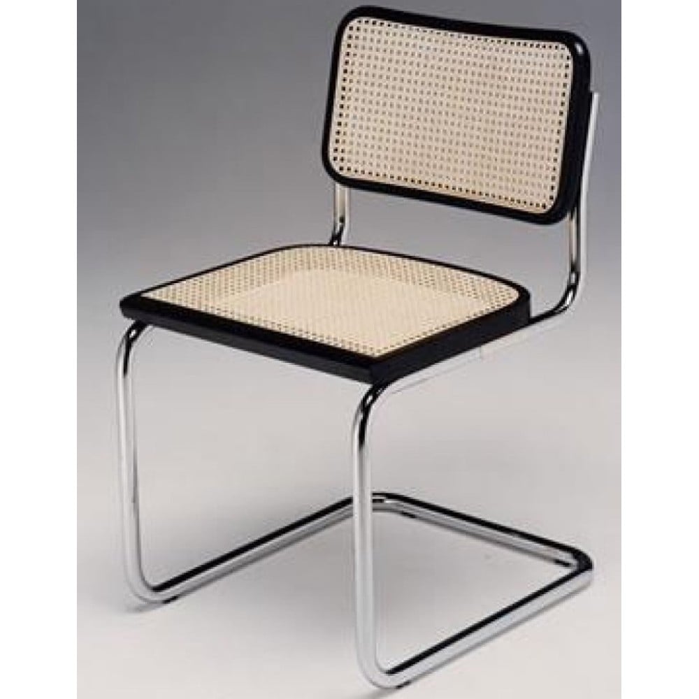 Breuerin Cesca-tuolin uusintaversio käsinojilla tai ilman. Suunnittelusta