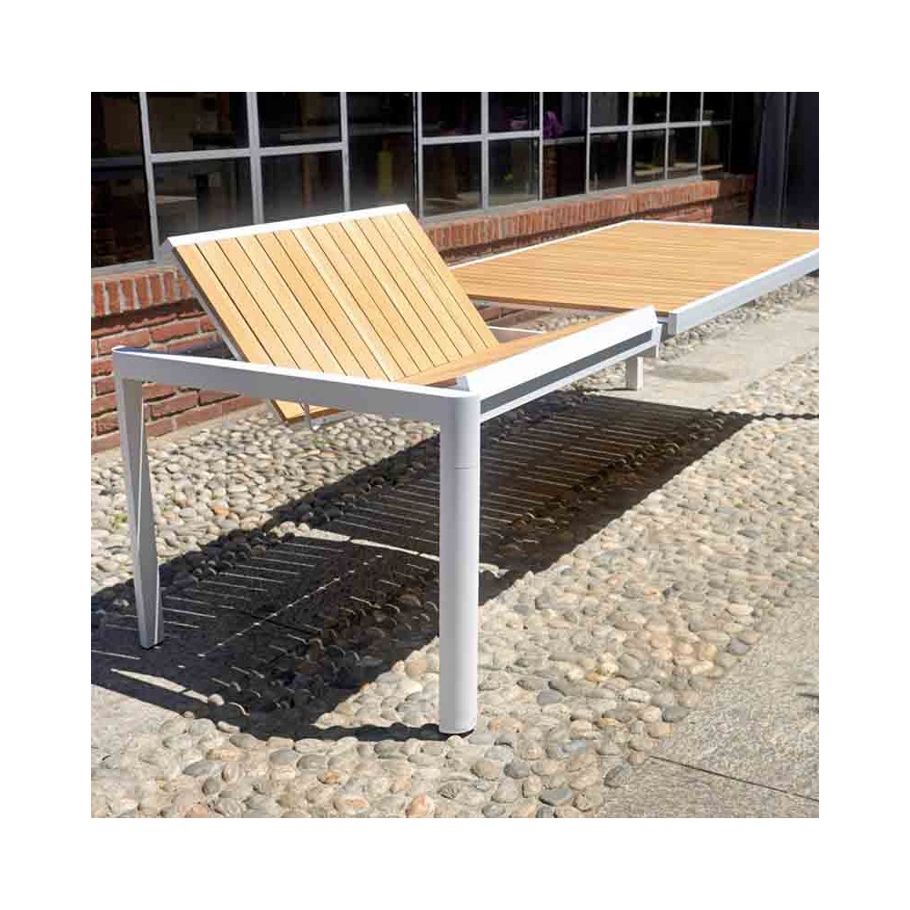 Lanzarote extendable table suitable for your garden