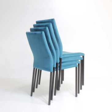 Μεταλλική καρέκλα με βελούδινο κάλυμμα ανθεκτικό στους λεκέδες