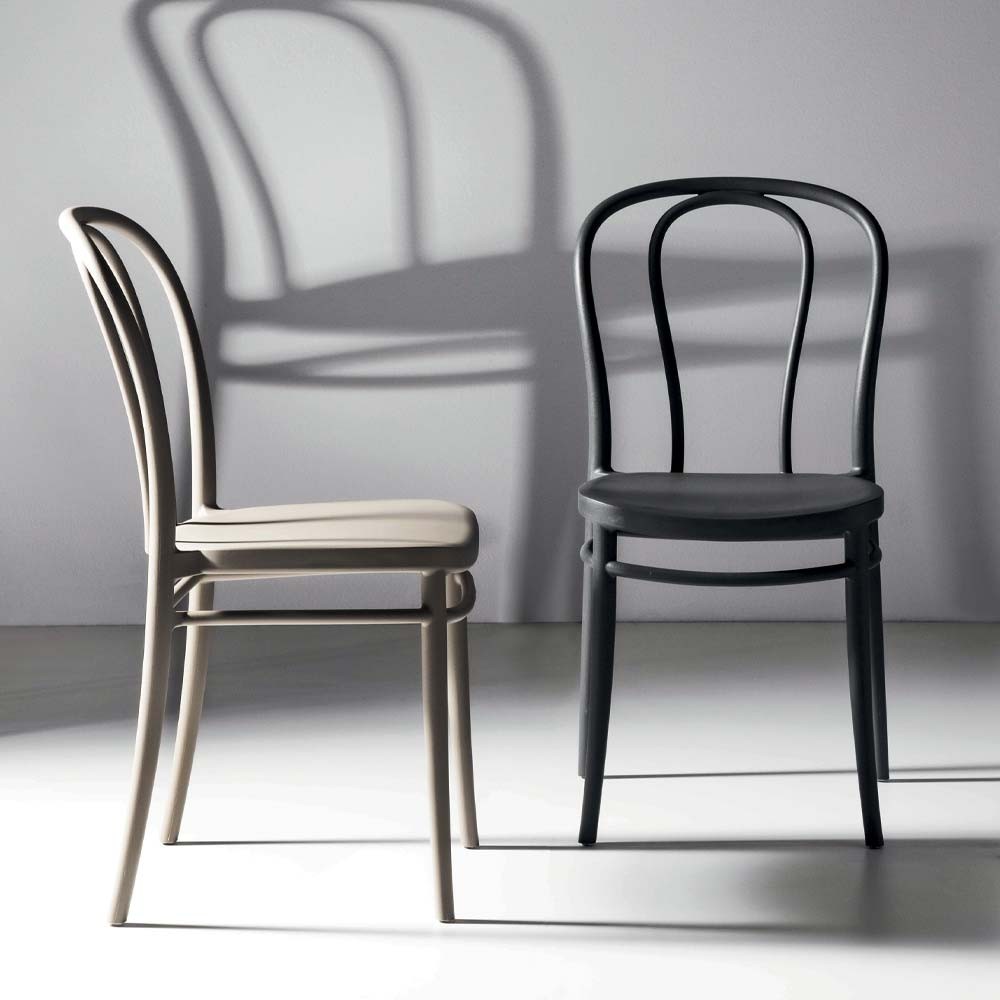 Set mit 20 Stühlen aus Polypropylen für drinnen und draußen