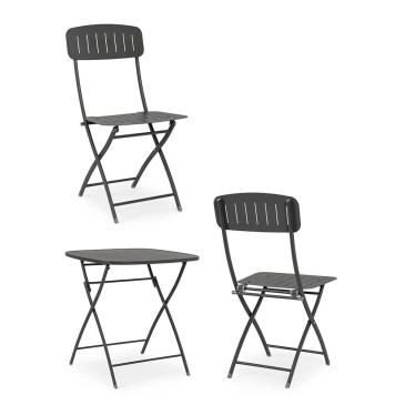 Garden set including folding chairs and table