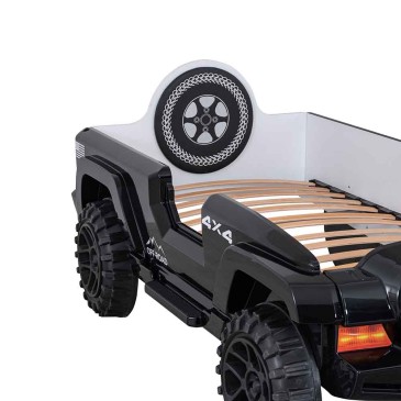 Jeepin muotoinen yhden hengen sänky lapsille