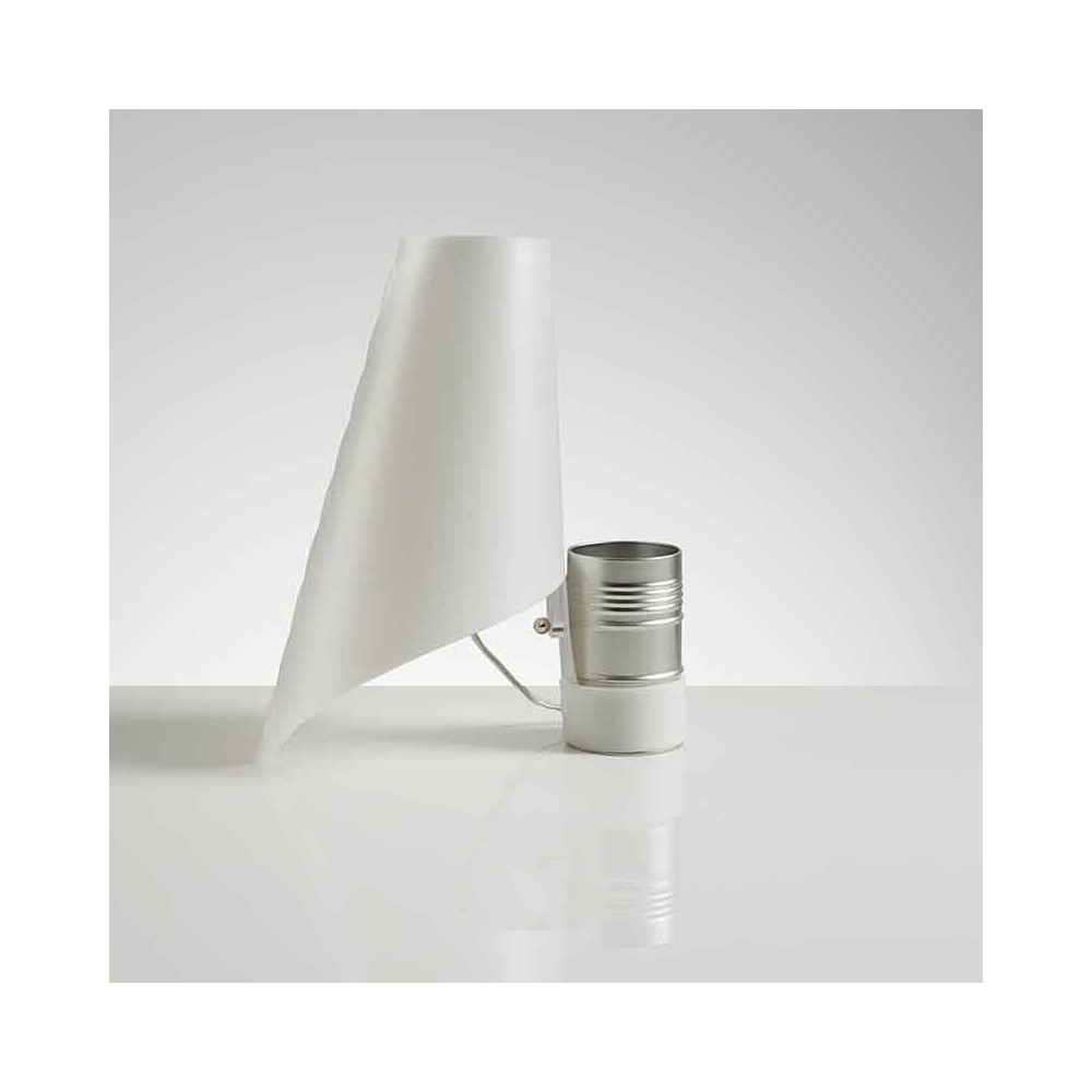 Lampada da tavolo Nevea in sandylex supporto in metacrilato color perla e contenitorein anda stagnata argento