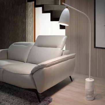 Vloerlamp van Angel Cerda geschikt voor woon- en slaapkamer