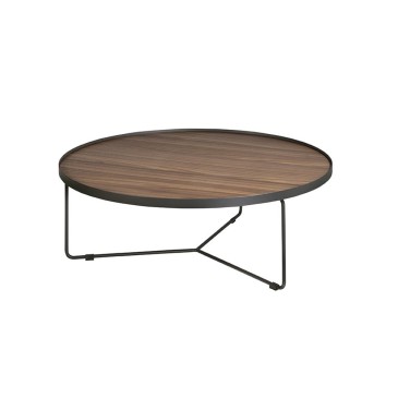 Lage tafel van Angel Cerda met een minimalistisch design