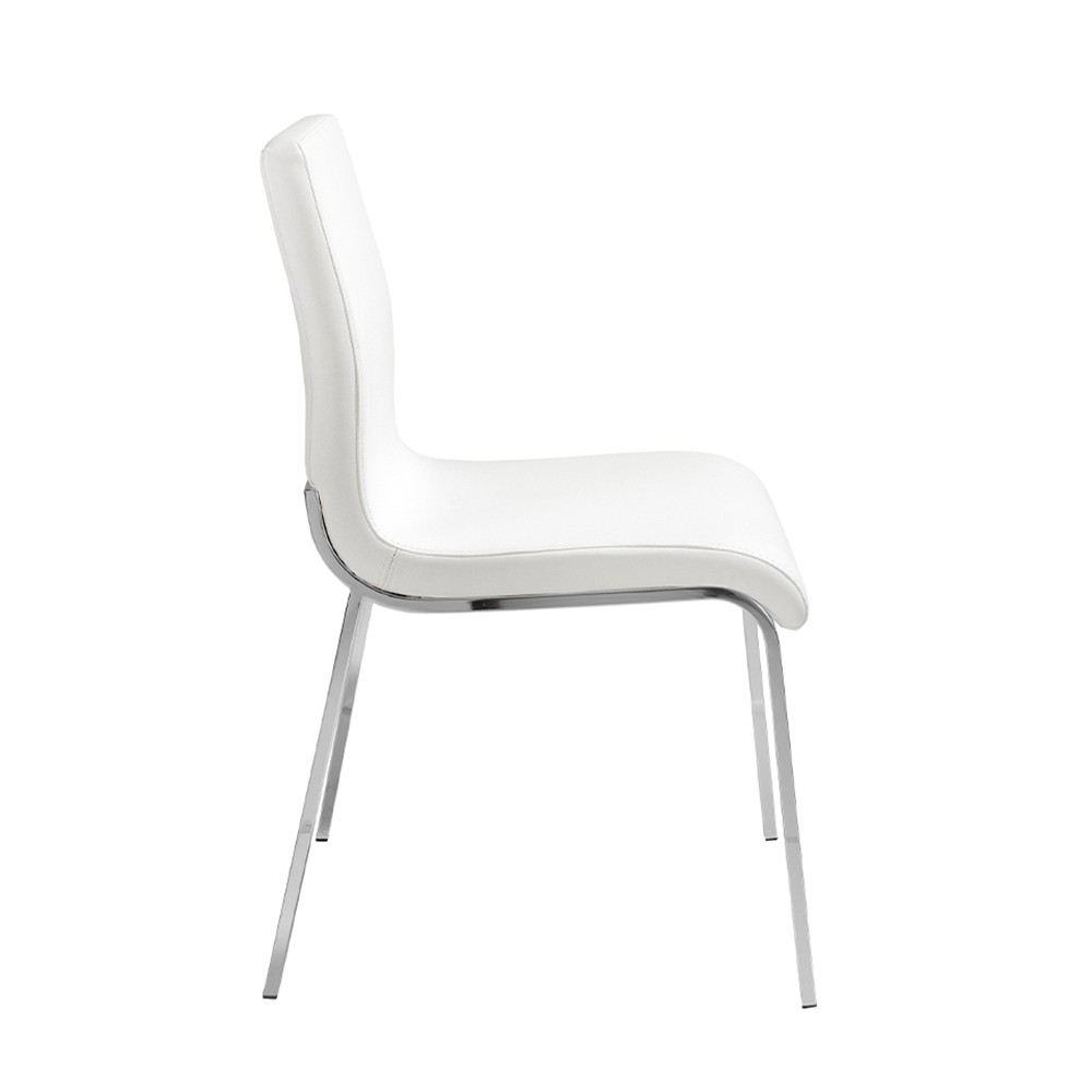Modern stol med kromstruktur klädd i vitt konstläder