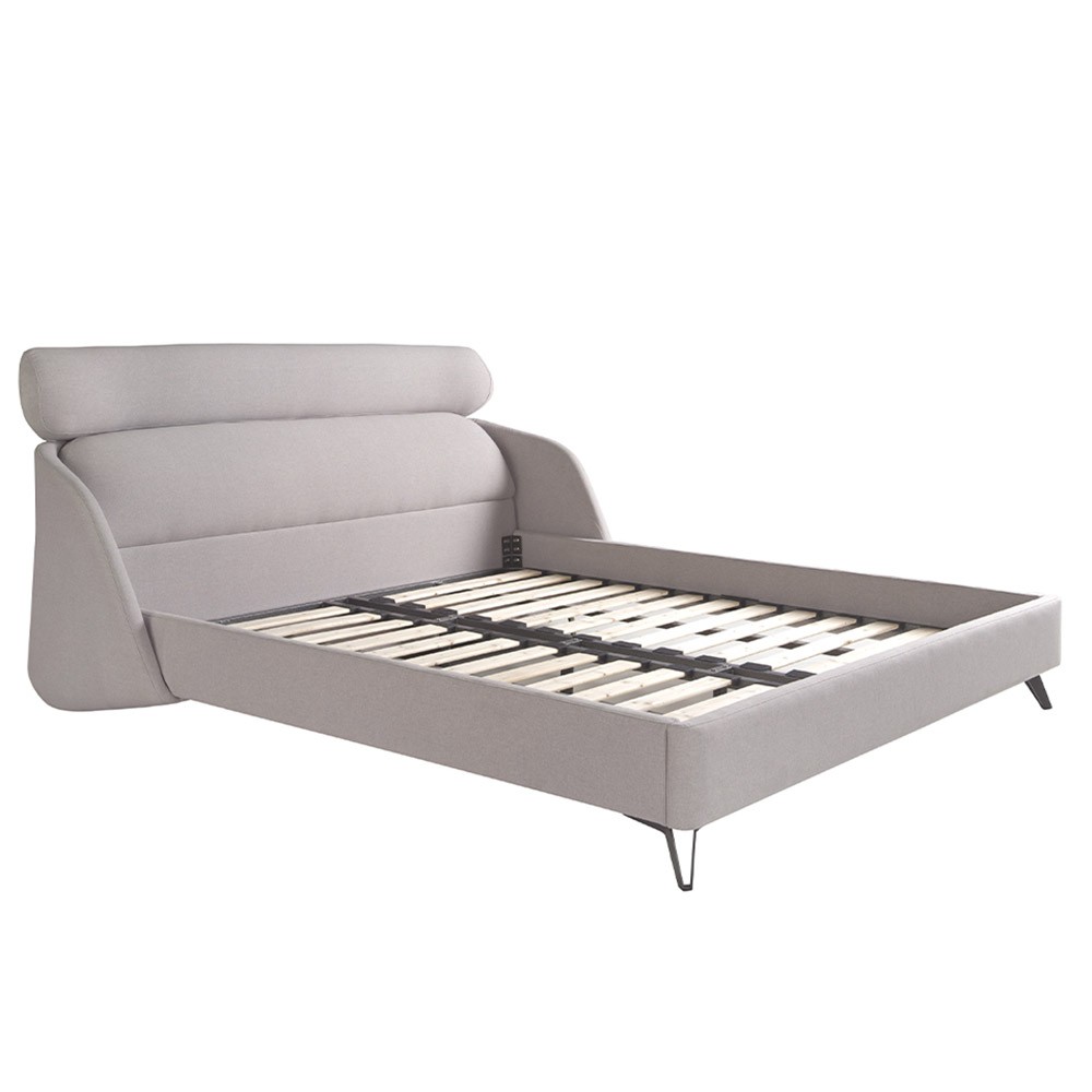 Modernes Doppelbett mit weichem und komfortablem Design