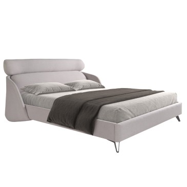 Modern tweepersoonsbed met een zacht en comfortabel design