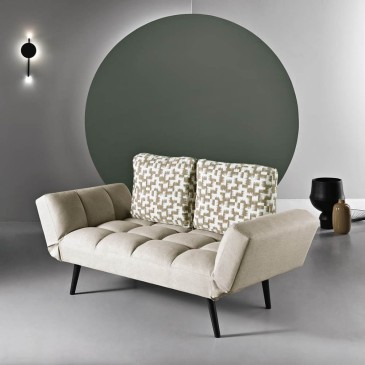Canapé moderne avec accoudoirs réglables réalisé par Ikone Casa