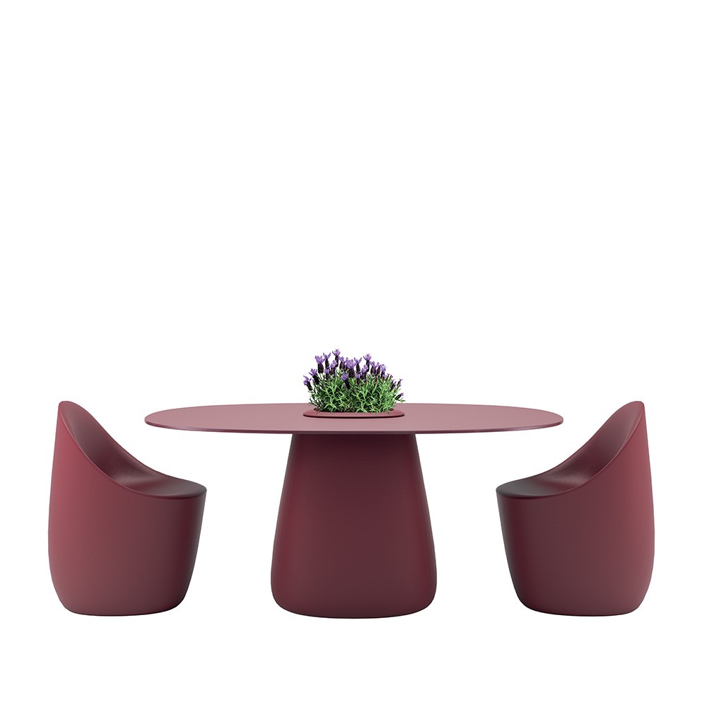 Elegant og robust bord fra Cobble-serien fra Qeeboo