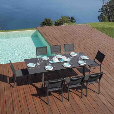 Extendable outdoor table...