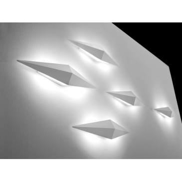 Ore Sei Wall Lamp in metal indirectly lit and available in 2 finishes