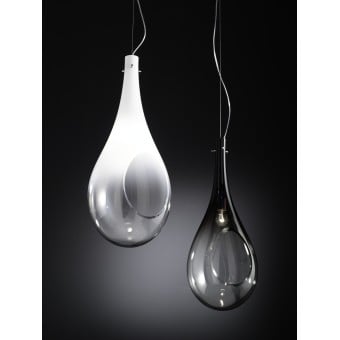 Drop hanglamp in geblazen glas en vervolgens met de hand geslepen in wit of zwart