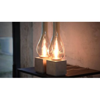 Lampe de table Amarcord avec base en béton et diffuseur en verre