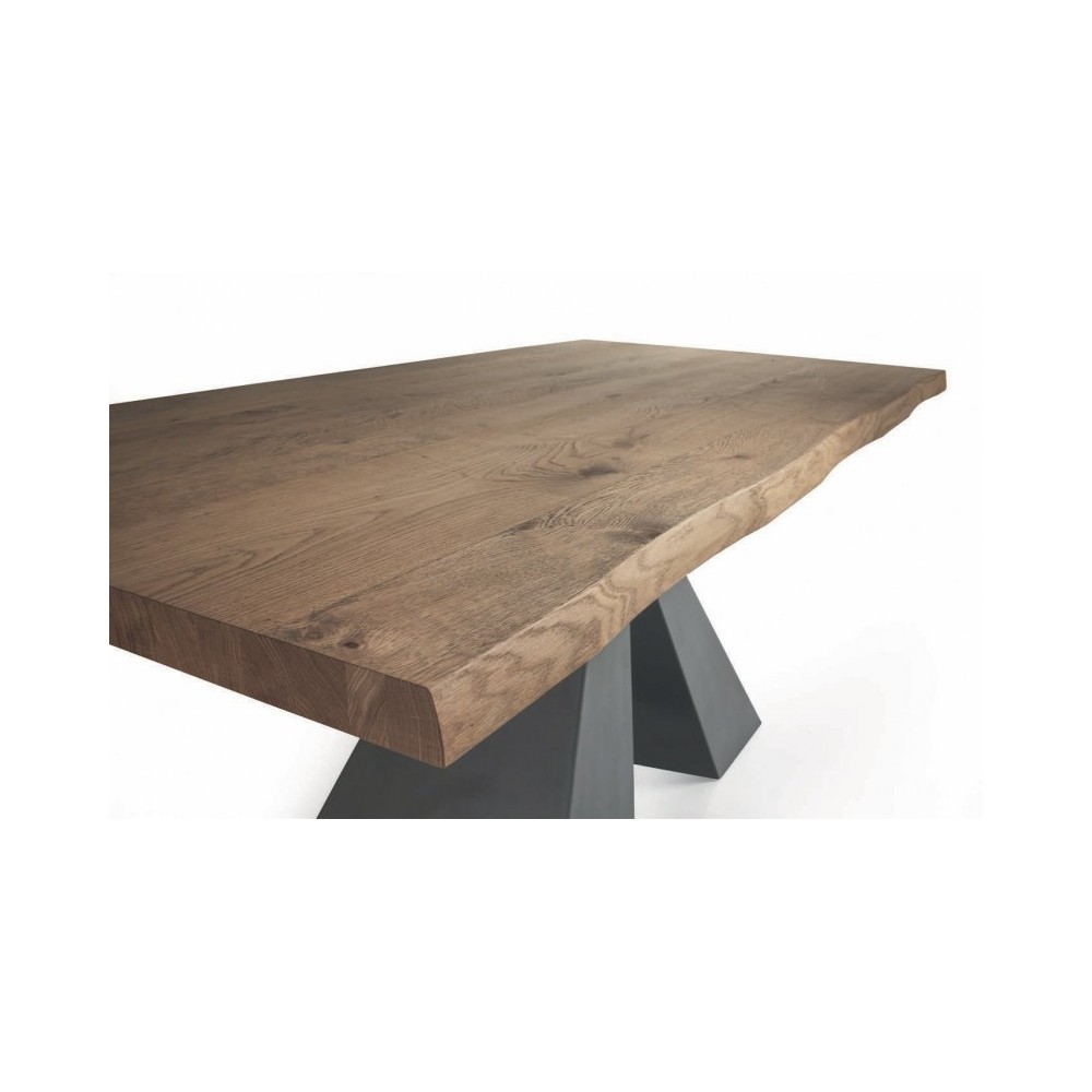 Dakota vaste of uitschuifbare tafel met centrale poot in zwart staal en blad in gefineerde eiken ontschorste rand