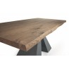 Dakota fester oder ausziehbarer Tisch mit Mittelbein aus schwarzem Stahl und Platte aus furnierter Eiche