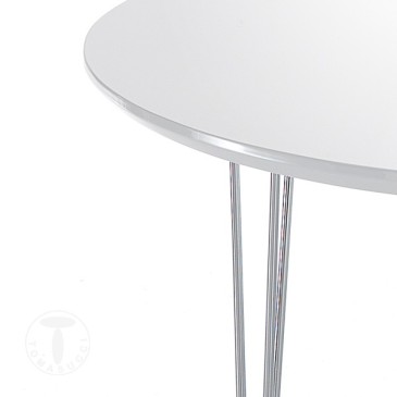 Tavolo allungabile ovale Elegant di Tomasucci con struttura in acciaio inox e piano in MD bianco lucido brillante