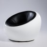 Heruitgave van de Egg pod Ball Chair van Eero Aarnio in glasvezel en echt leer