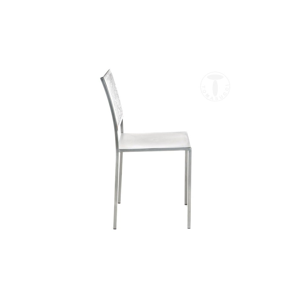 Set med 4 klassiska stolar från Tomasucci stapelbara med metallstruktur. Sits och rygg i ABS finns i två utföranden