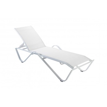 Sand utomhussolstol i matt vit pulverlackerad aluminium och vitt tyg med 5 lutningar