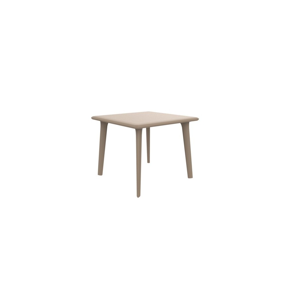 Neuer Dessa-Tisch im Freien mit Stahlkonstruktion und Polypropylenplatte in 2 Größen erhältlich