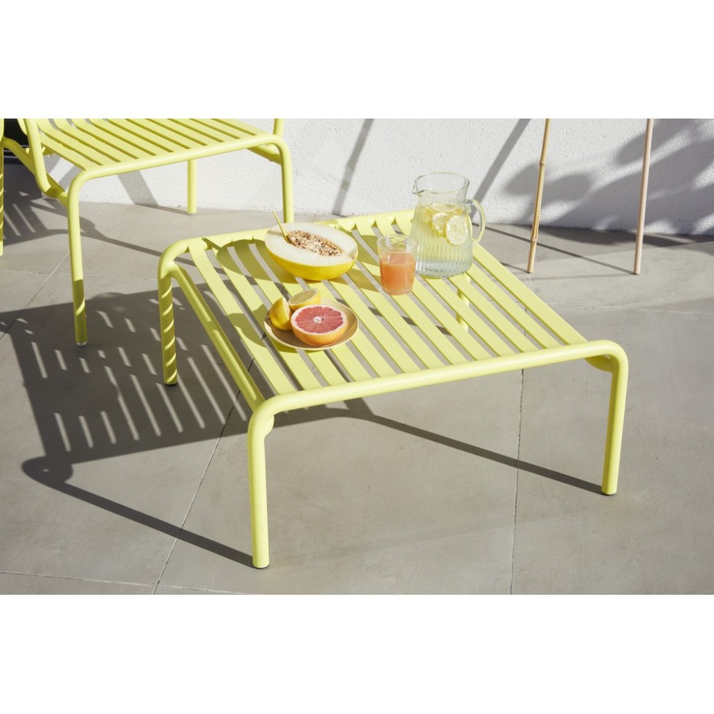 WEEK END outdoor smoke table in powder coated aluminum available in many colors