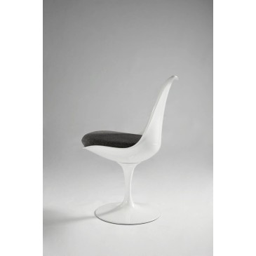 Riedizione sedia Tulip di Eero Saarinen in Abs base alluminio e cuscino in pelle o tessuto