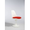 Reedición de la silla Tulip de Eero Saarinen en base de aluminio Abs y cojín en piel o tejido