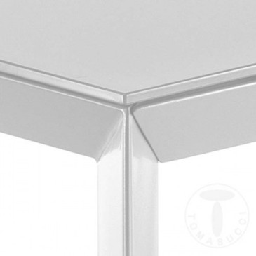 Tavolo allungabile Blade 160 in metallo con piano in vetro temperato in tinta con la struttura