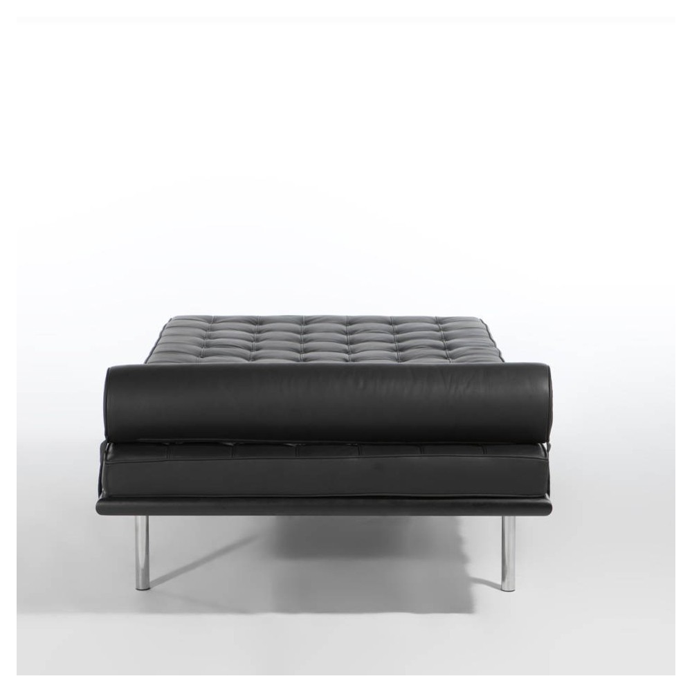 Re-edition of the Barcelona living room bed by Ludwig Mies van der Rohe in genuine Italian leather