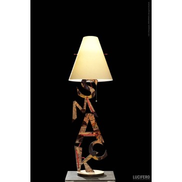SMACK Tischlampe von Lucifero Illuminazione mit Struktur aus Birken und konischem Lampenschirm