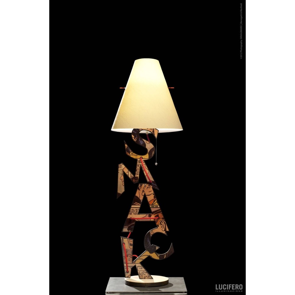 Lámpara de mesa Smack de Lucifer, extravagante y rica en diseño.