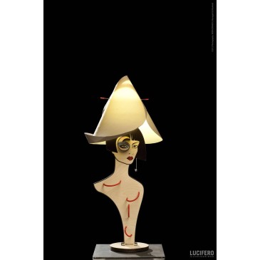 DANIA Tischlampe von Lucifero Illuminazione aus Birkensperrholz mit LED-Lampe