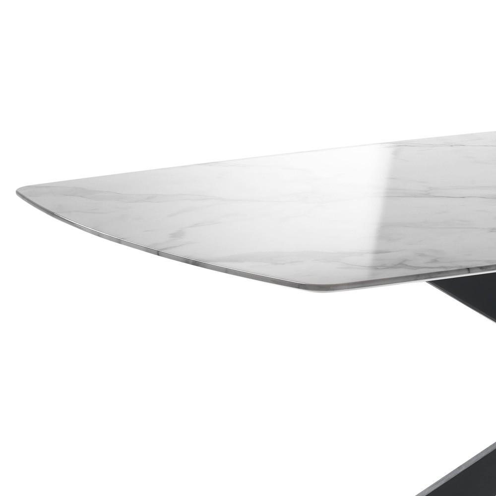Spitzen Tisch mit Marmoreffektplatte und mattschwarzer Metallbasis
