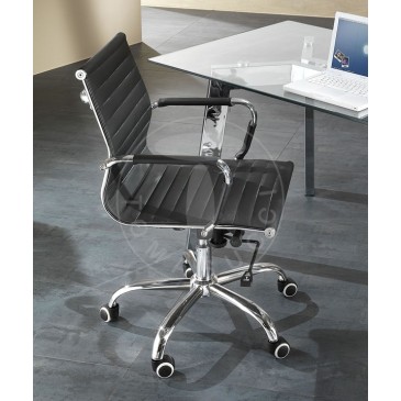 Petit fauteuil de bureau Task de Tomasucci avec structure chromée et revêtement en cuir synthétique noir