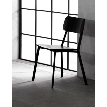 stenen houtachtige zwarte stoel ambient