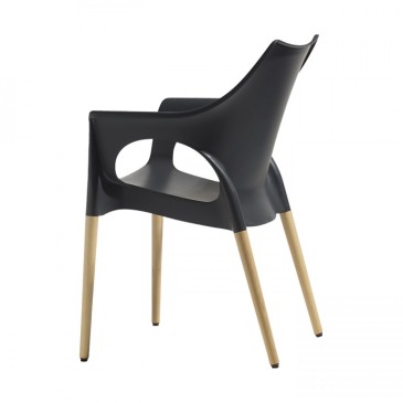 Natural Ola black chair with armrests by Scab
