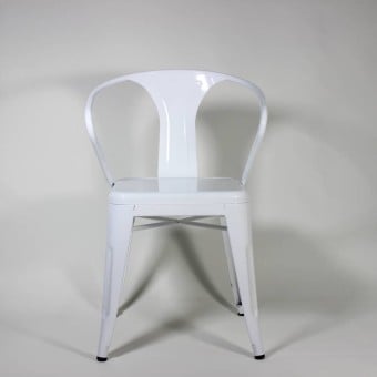 Re-edition av stolen Tolix av Xavier Pauchard med armstöd och utan armstöd