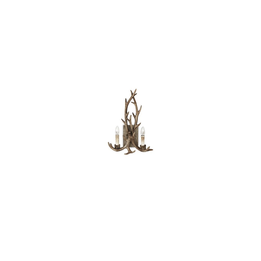 Chalet wandlamp in hars bewerkt en met de hand beschilderd als een getrouwe reproductie van hoorns met twee lichten