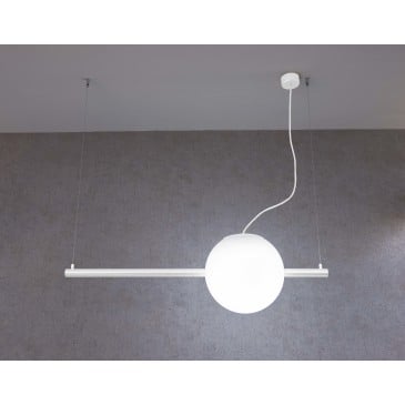 Cruna suspension lamp in white or black painted metal and sphere glass diffuser