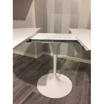Re-edition Tulip table extendable up to 150 or 170 cm with aluminum base and top in black or white laminate