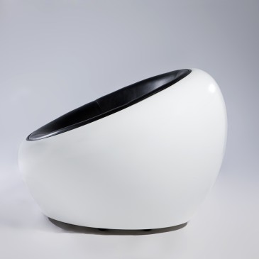 Neuauflage des Egg Pod Ball Chair von Eero Aarnio aus Glasfaser und echtem Leder