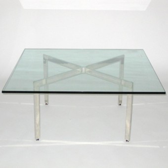 Barcelona glazen salontafel van Ludwig Mies van der Rohe